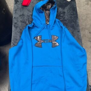 Under armor/ Men’s blue hoodie